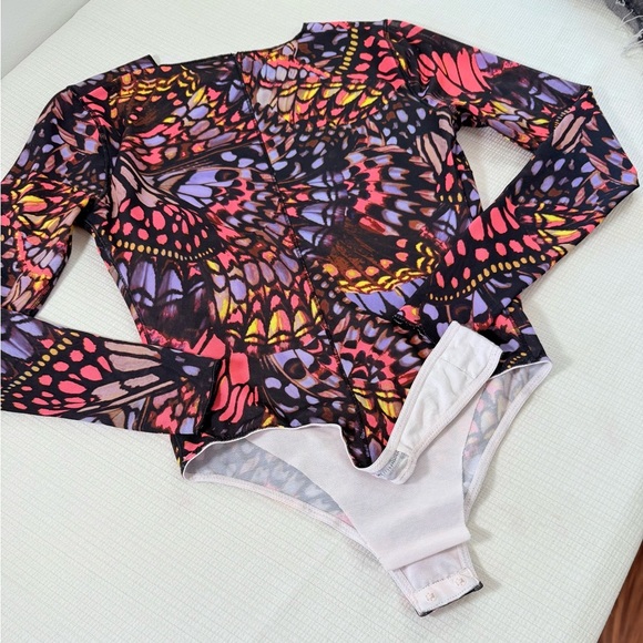YITTY Butterfly Print Bodysuit - Picture 5 of 5